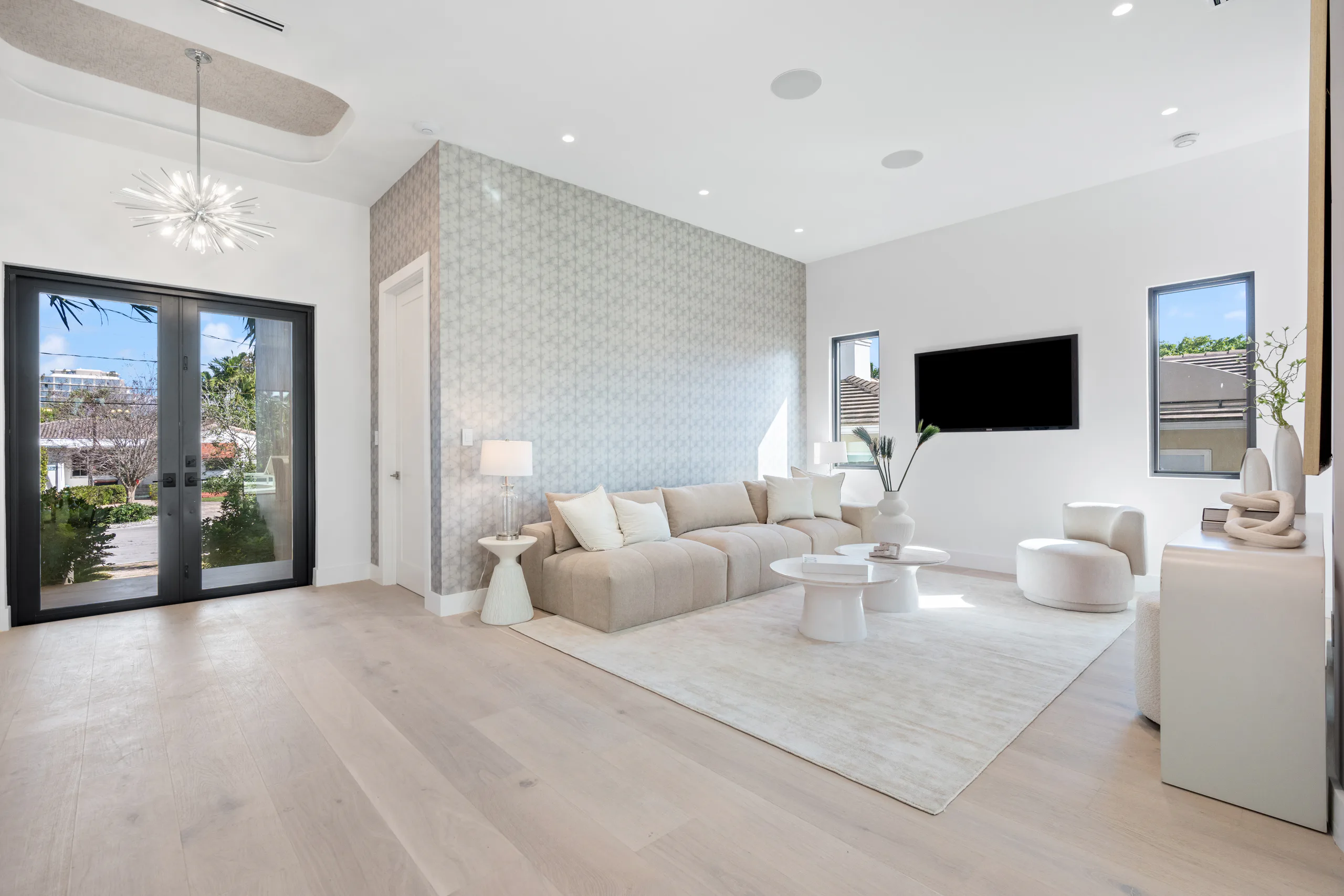 9132 Dickens Ave - Gallery image 2