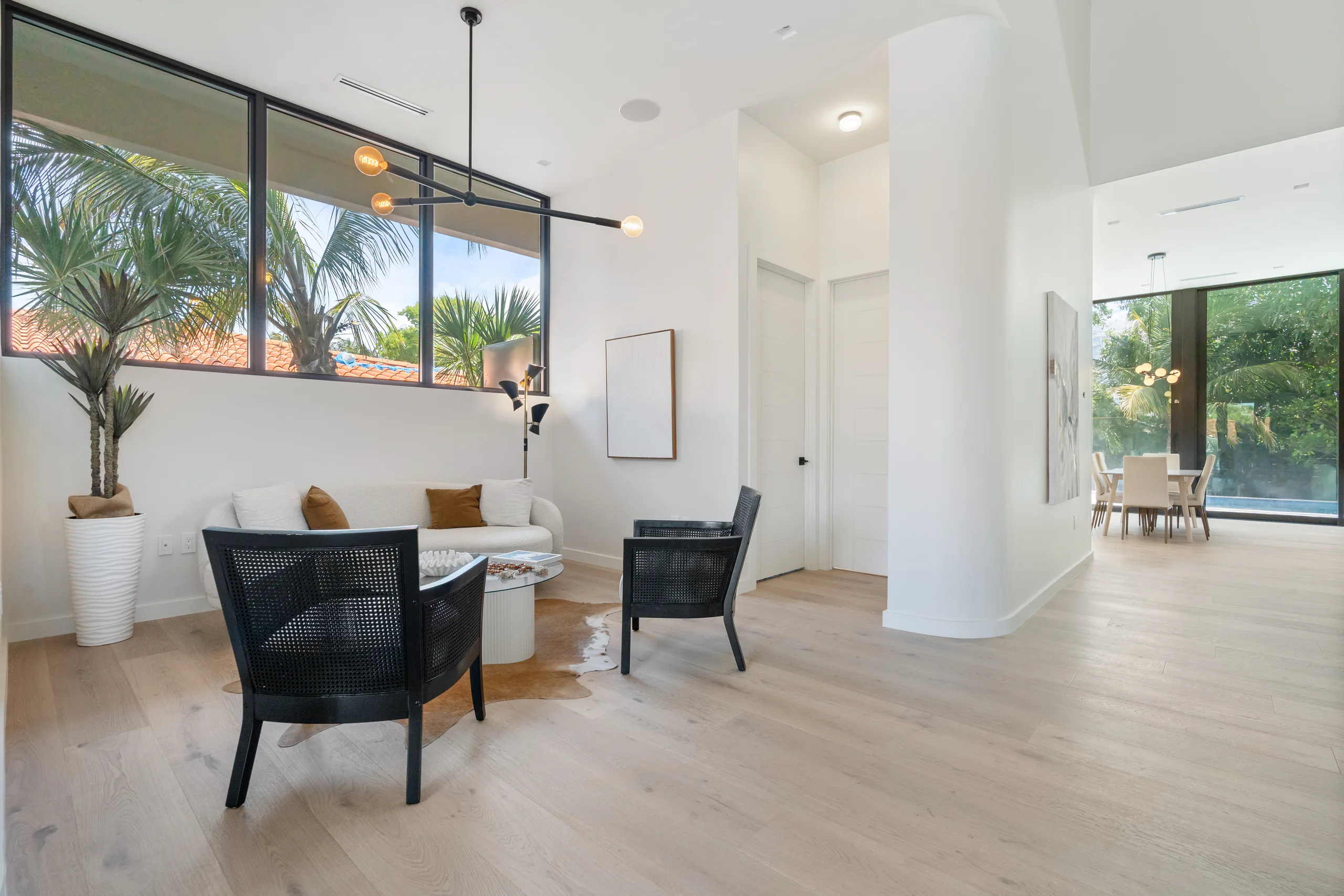 9009 Byron Ave - Gallery image 4