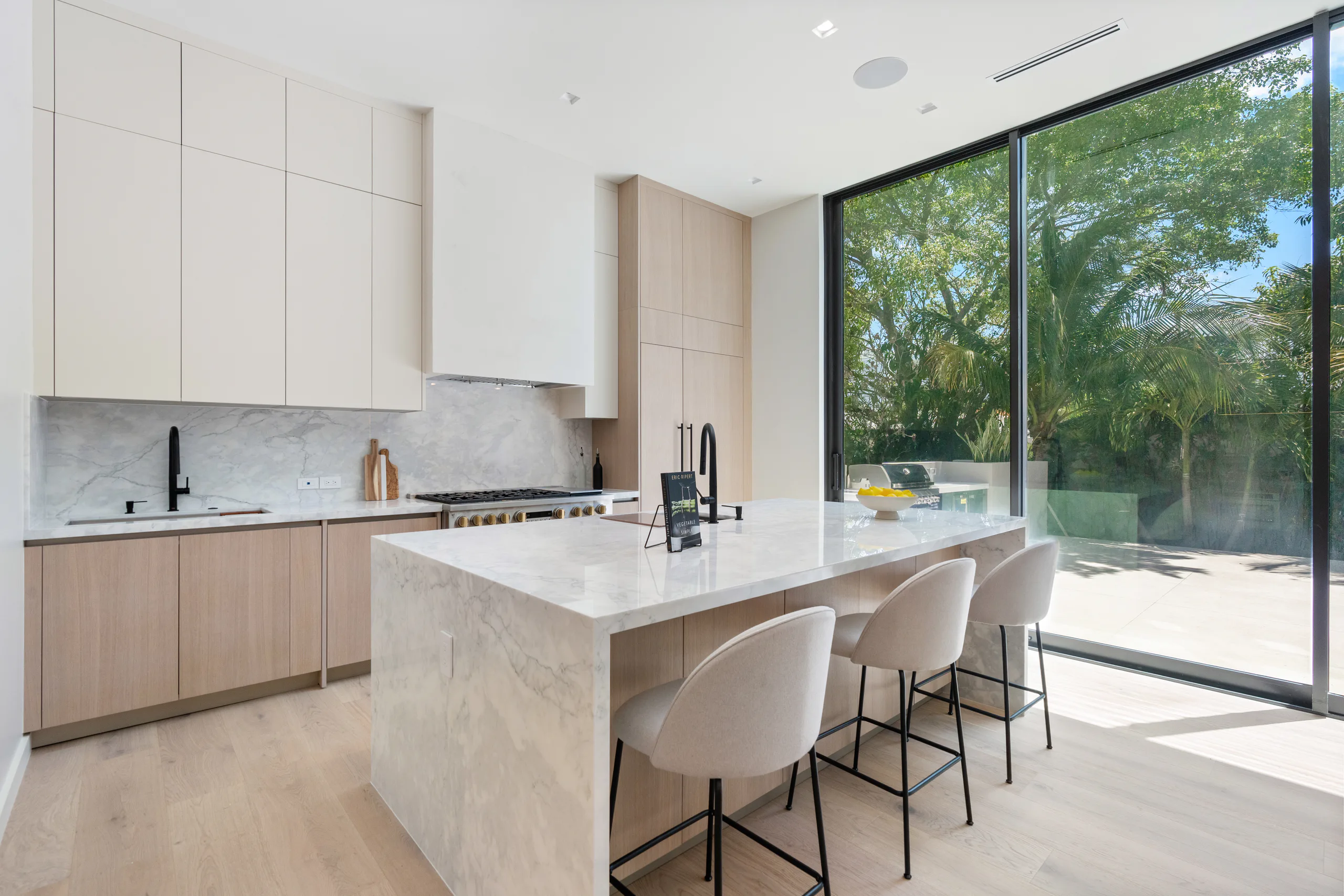 9009 Byron Ave - Gallery image 5