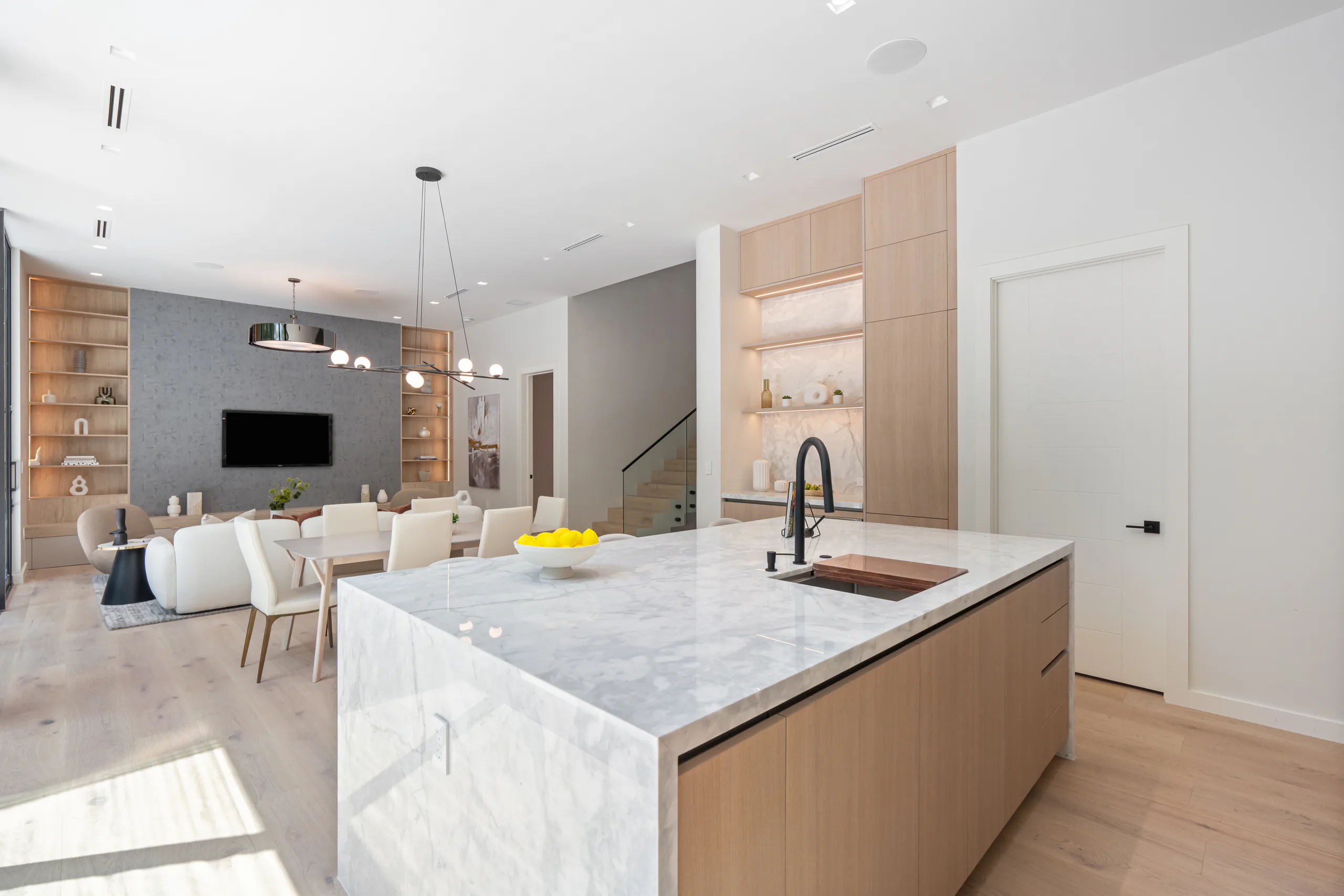 9009 Byron Ave - Gallery image 7