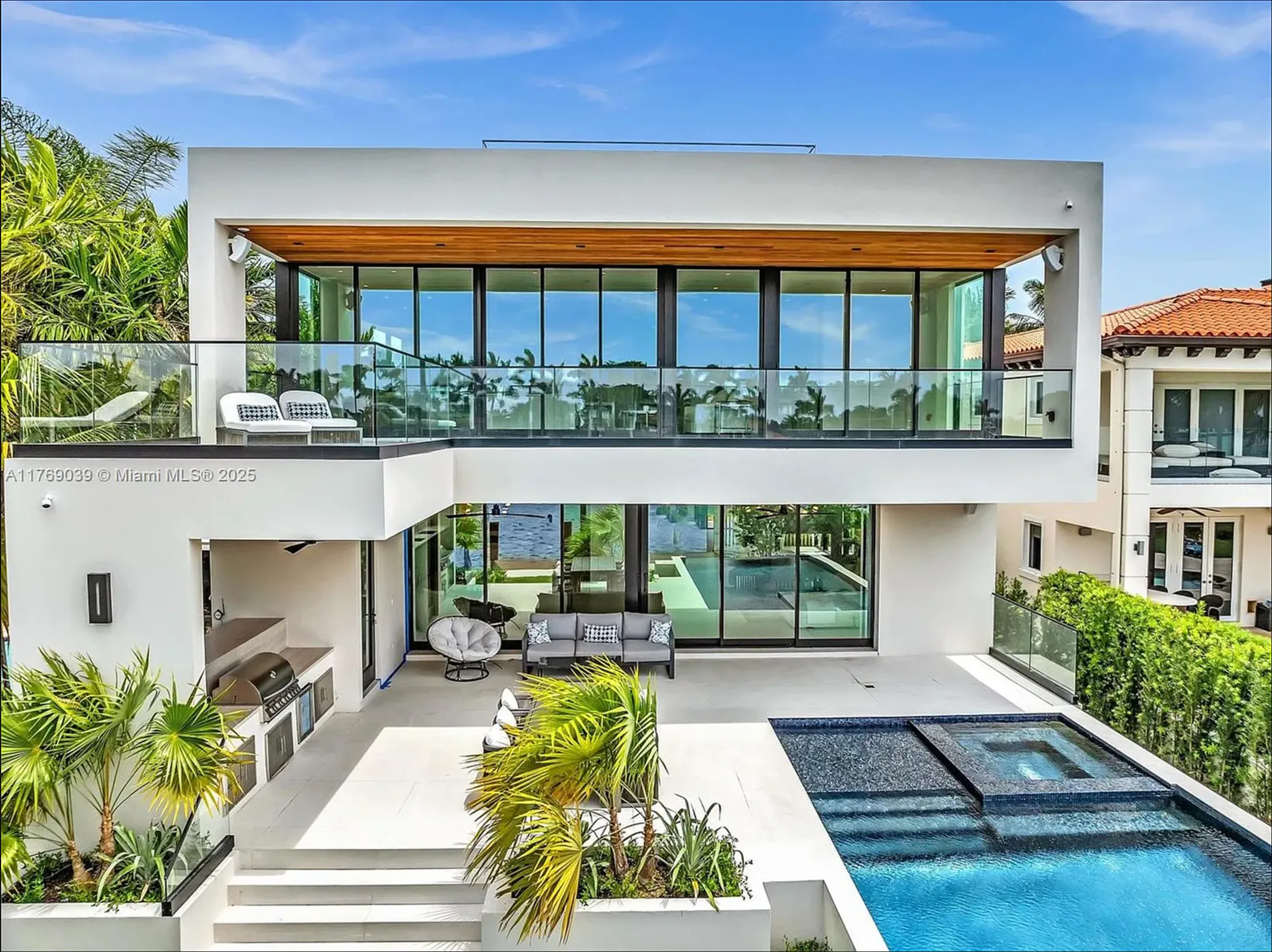 9056 Bay Dr - Gallery image 9