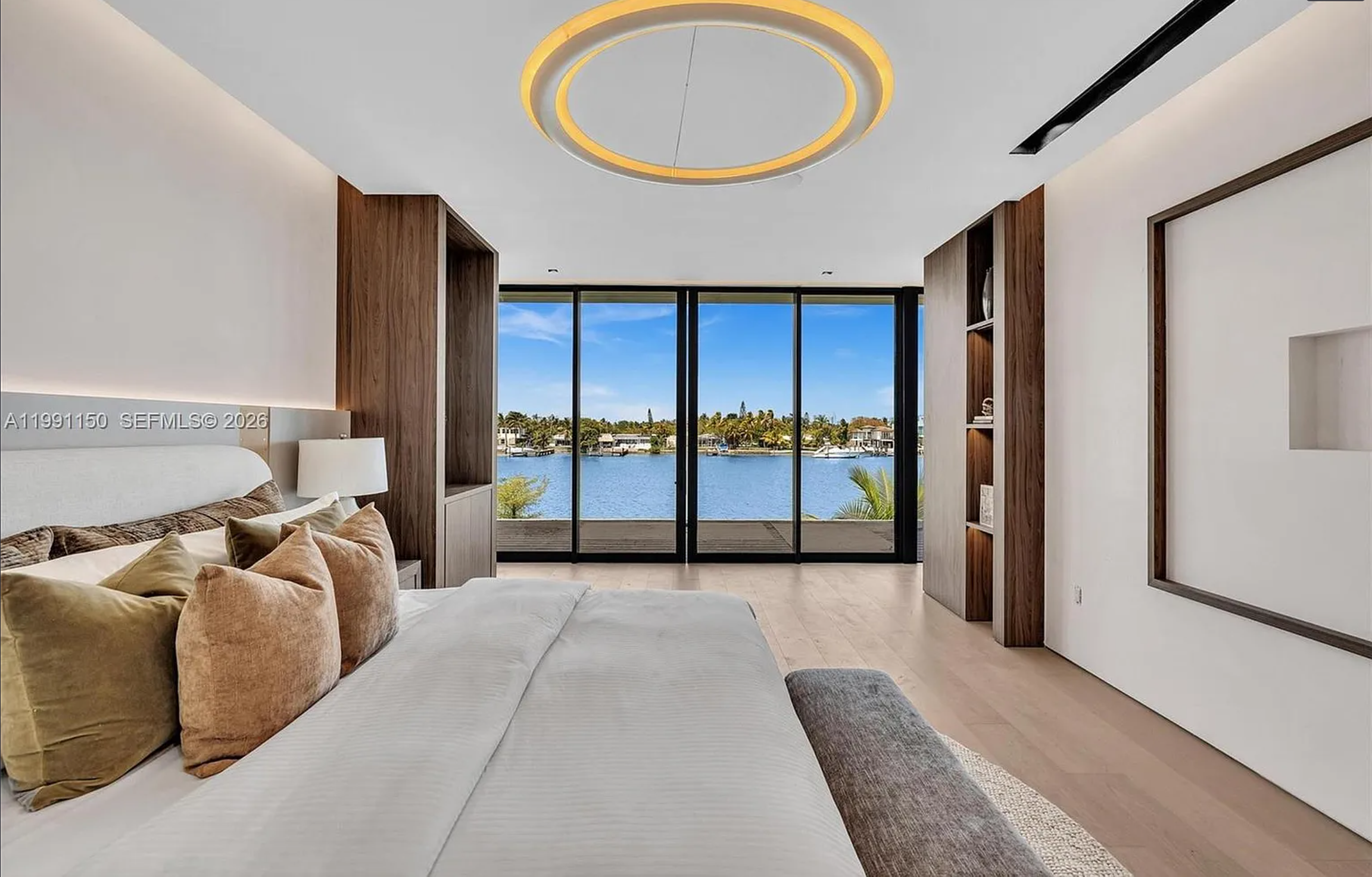 535 N Shore Dr - Gallery image 2